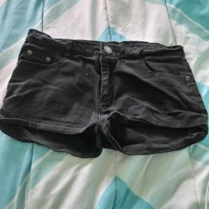 3in black shorts